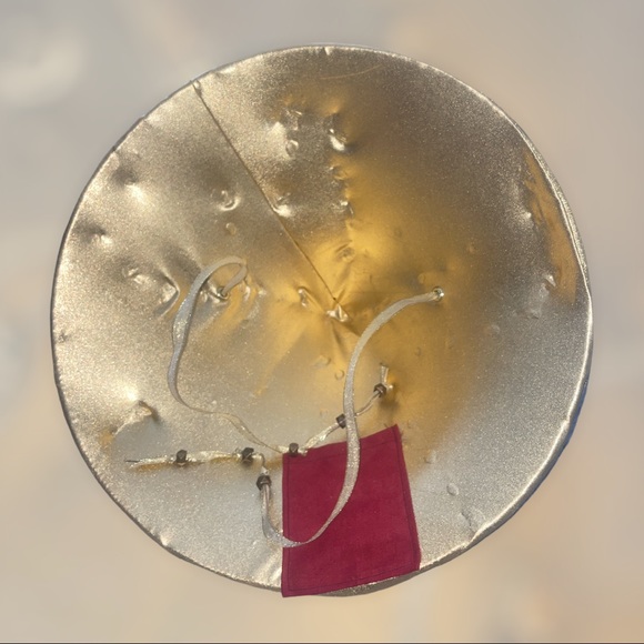 Hats and accessories - Picture 3 of 16